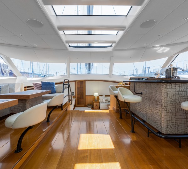 Yacht MES AMIS, Dubois Yachts | CHARTERWORLD Luxury Superyacht Charters